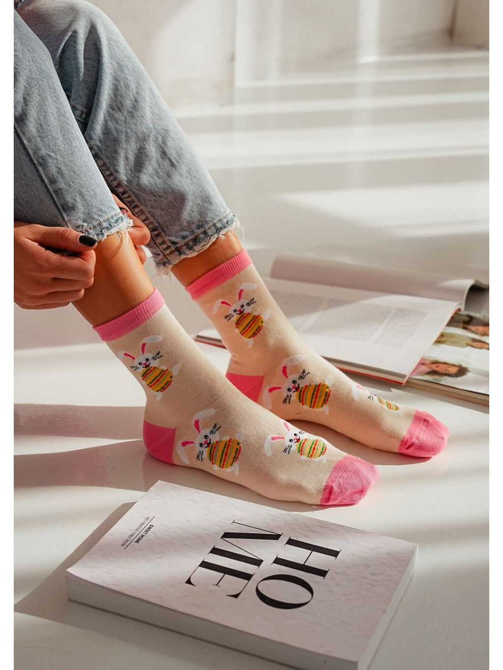 1 Paar stylische Lycille Langsocken 37/41 aus Baumwolle mit Hasen-Motiv in apricot mit Hasen und Ei