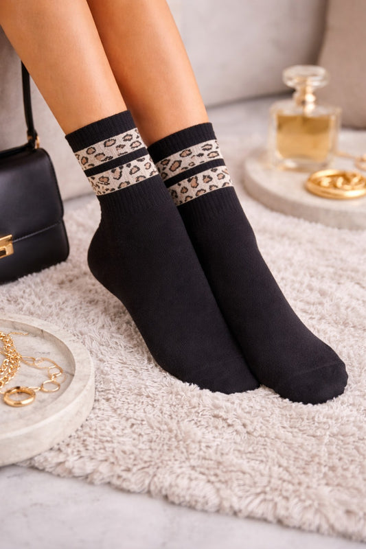 Schwarze Damen Socken mit Leopardenmuster Streifen, stylische und bequeme Socken für jeden Tag
